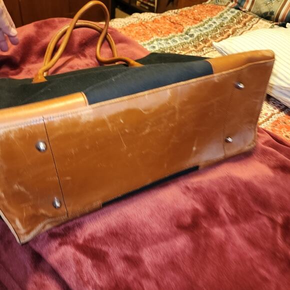 BCBG MAXAZRIA EUC LRG CANVAS VINTAGE FRAMED SATCHEL BAG. RARE - Picture 6 of 8